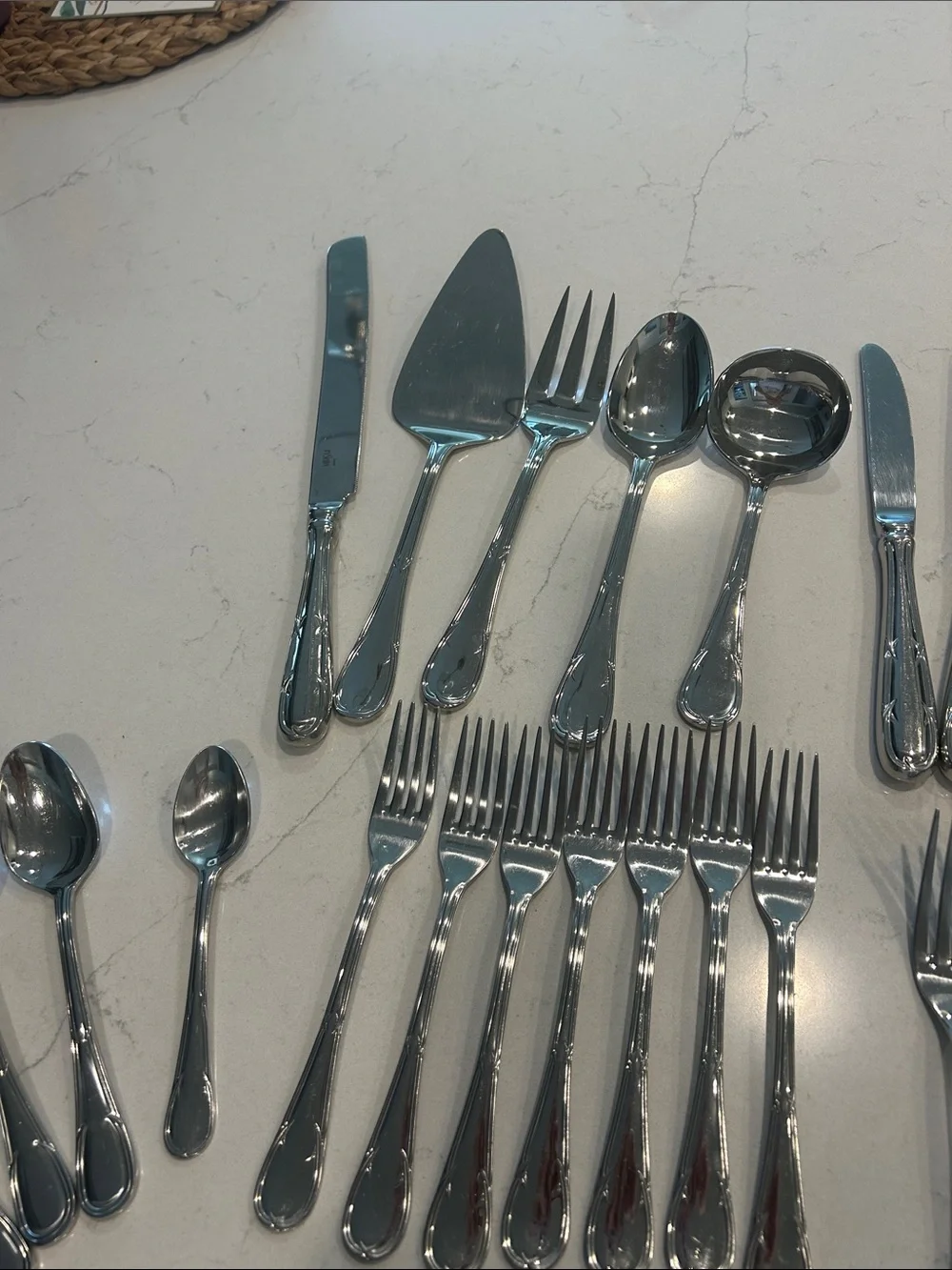 Mikasa Wellington -18/8 Polished Silver Stainless Flatware Set 32 pcs